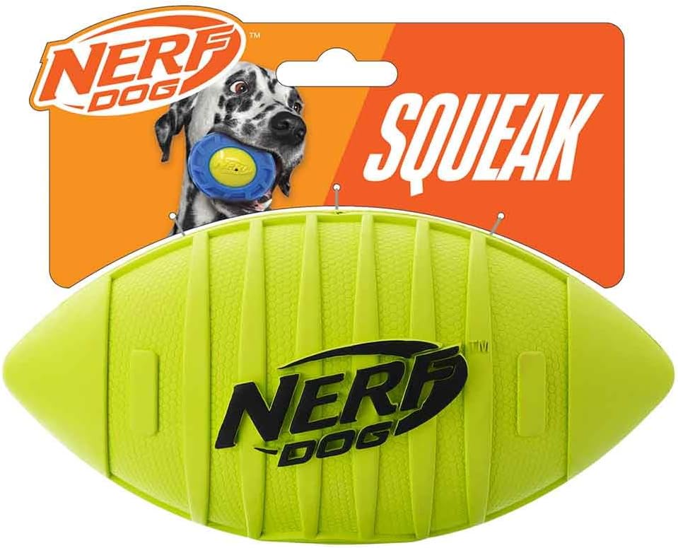 Nerf Dog Blitz - Pelota de fútbol con chirriador para perro al aire...