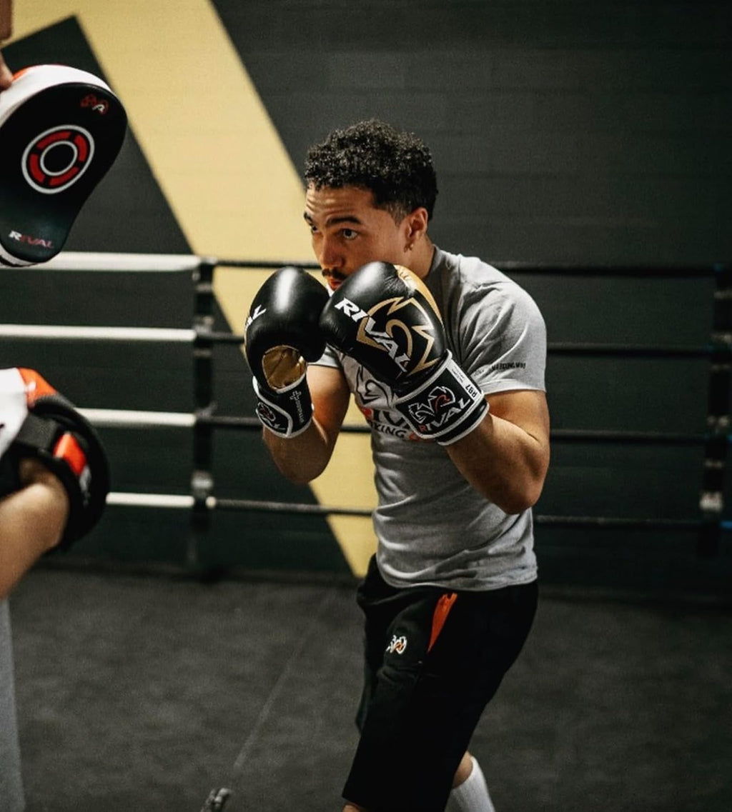 Guantes de boxeo RIVAL Boxing RB7 Fitness Plus con sistema de corre...