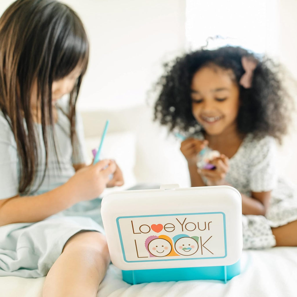 Melissa &amp; Doug Kit de Maquillaje de Simulación "Love Your L...