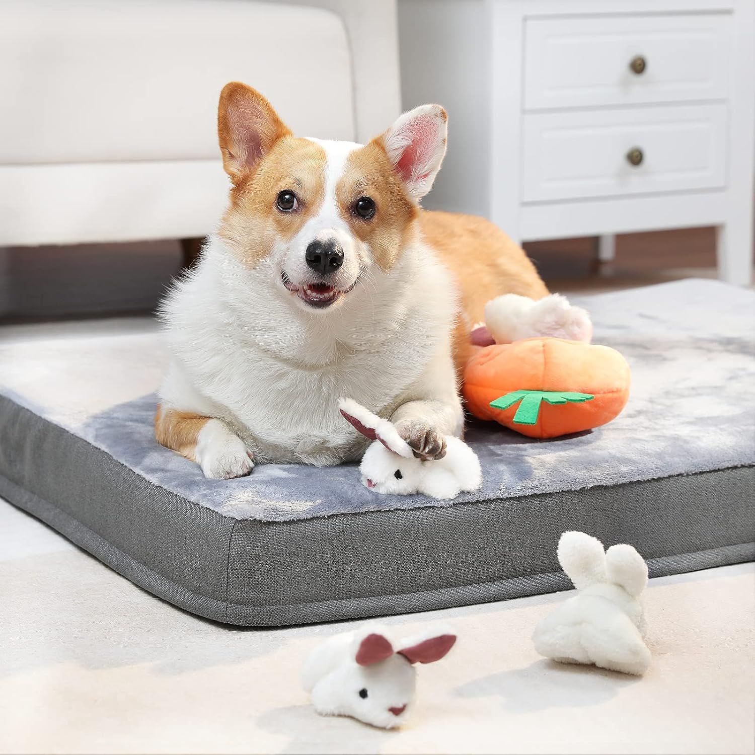 Amazon Basics Juguete chirriante de peluche interactivo para perros...