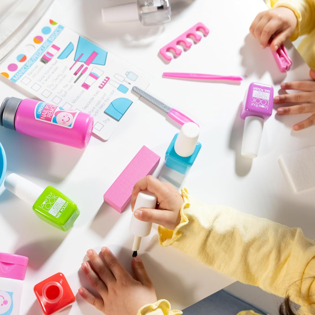 Melissa &amp; Doug Love Your Look Juego de simulación de cuidado de...
