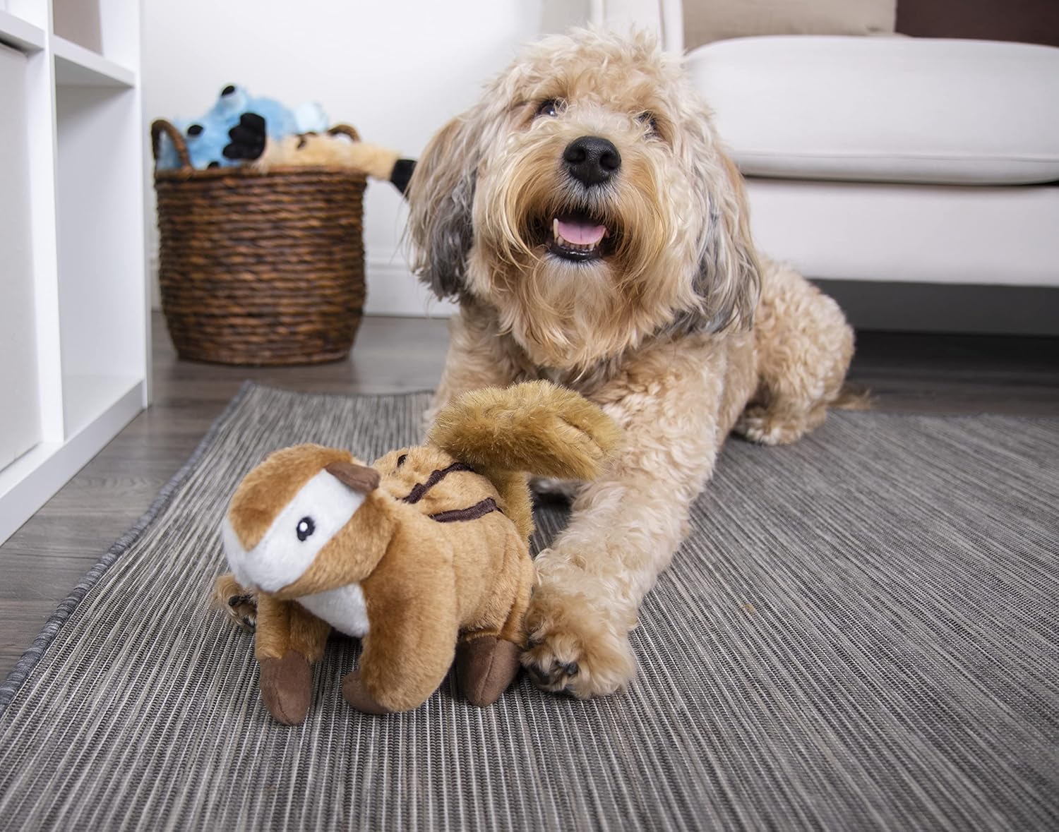 goDog Wildlife Chipmunk - Juguete chirriante de felpa para perro, t...