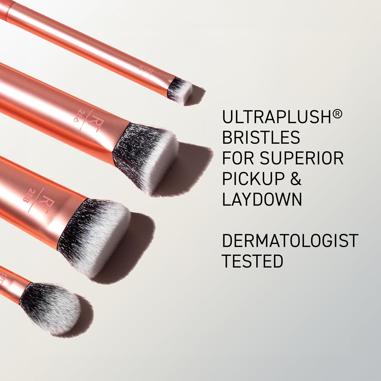 Real Techniques Juego de 4 brochas de maquillaje para base facial,...