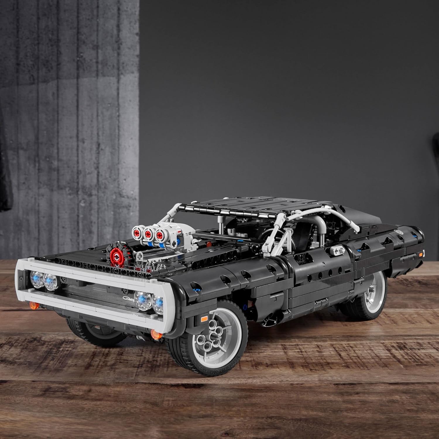 LEGO Technic Fast &amp; Furious Dom's Dodge Charger 42111 Juego...