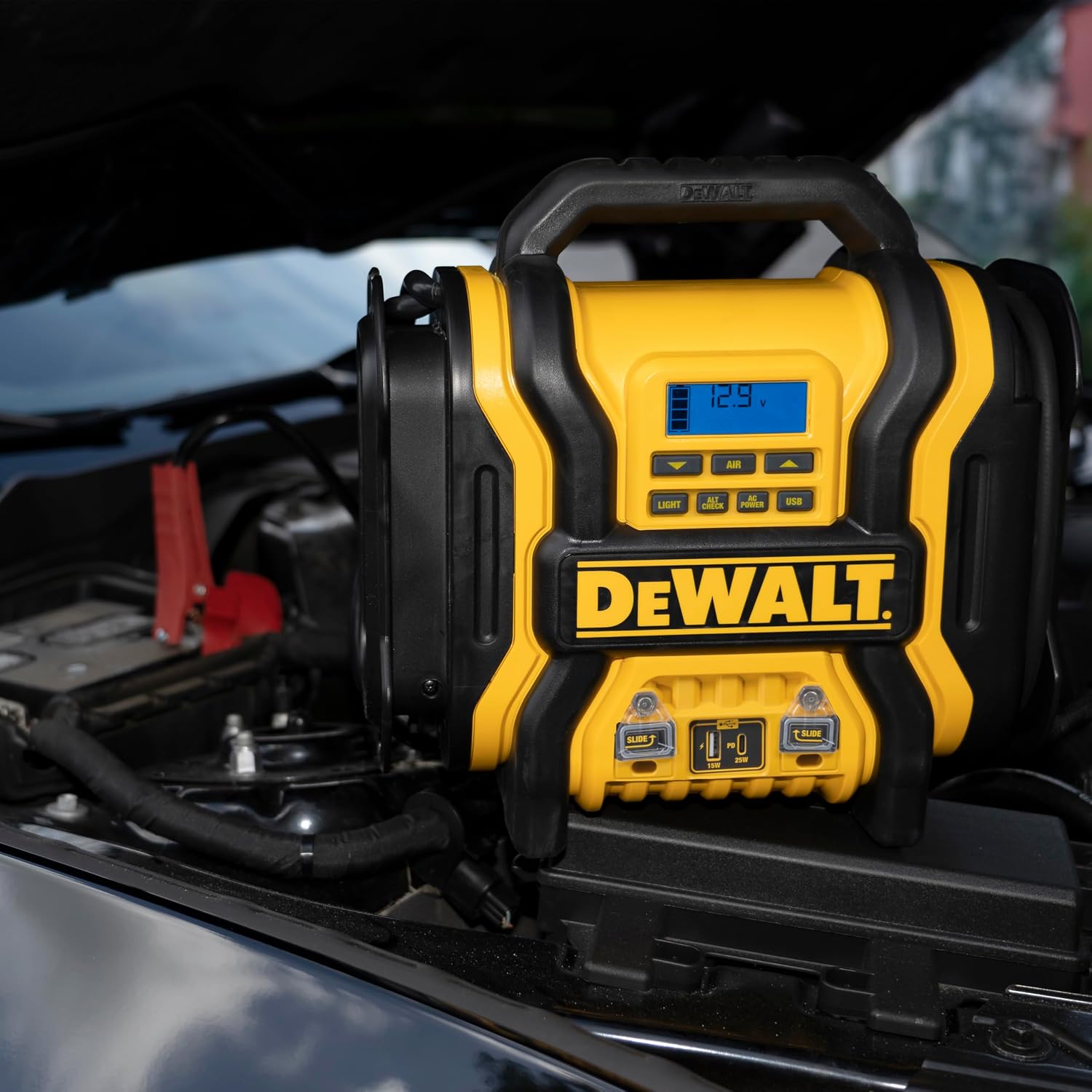 DEWALT DXAEPS14 Arrancador de 2000 amperios con inflador | Estación...